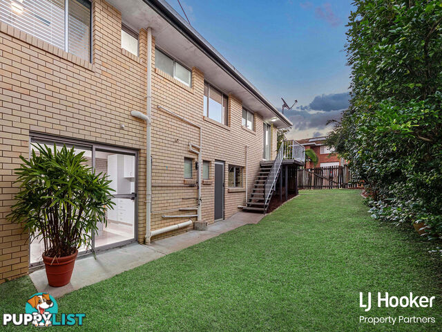 8 Fulton Street WISHART QLD 4122