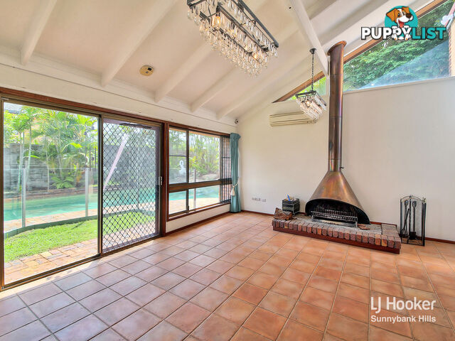 17 Orpheus Street ROBERTSON QLD 4109