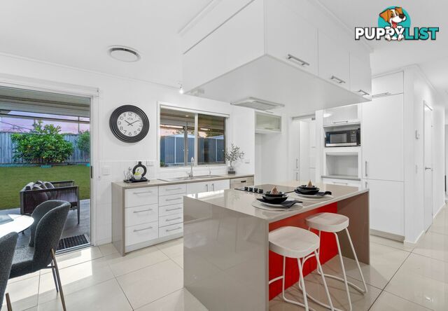 18 Bedser Street MACGREGOR QLD 4109