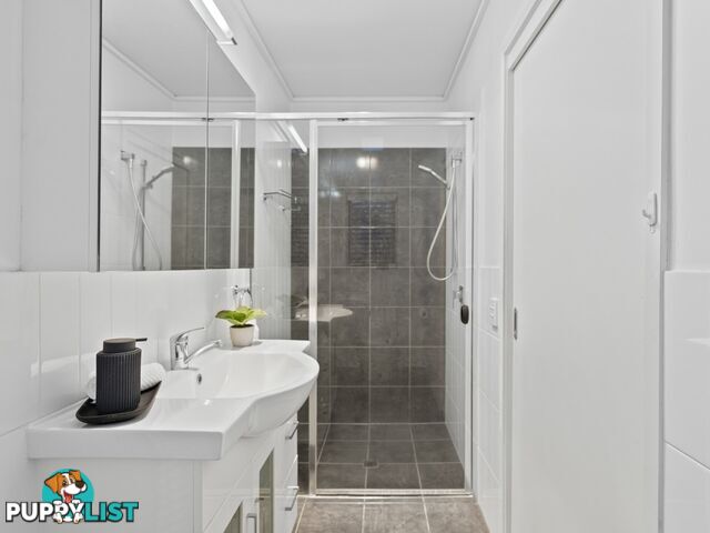 18 Bedser Street MACGREGOR QLD 4109
