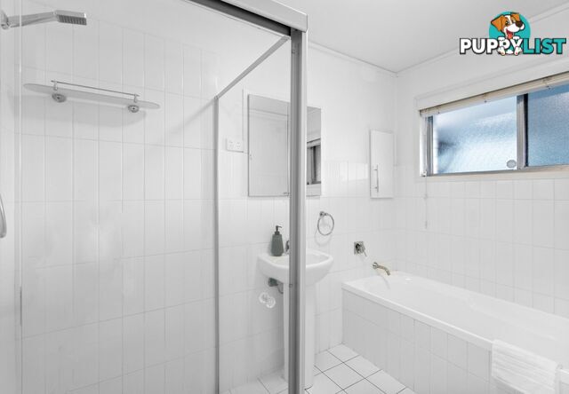 18 Bedser Street MACGREGOR QLD 4109