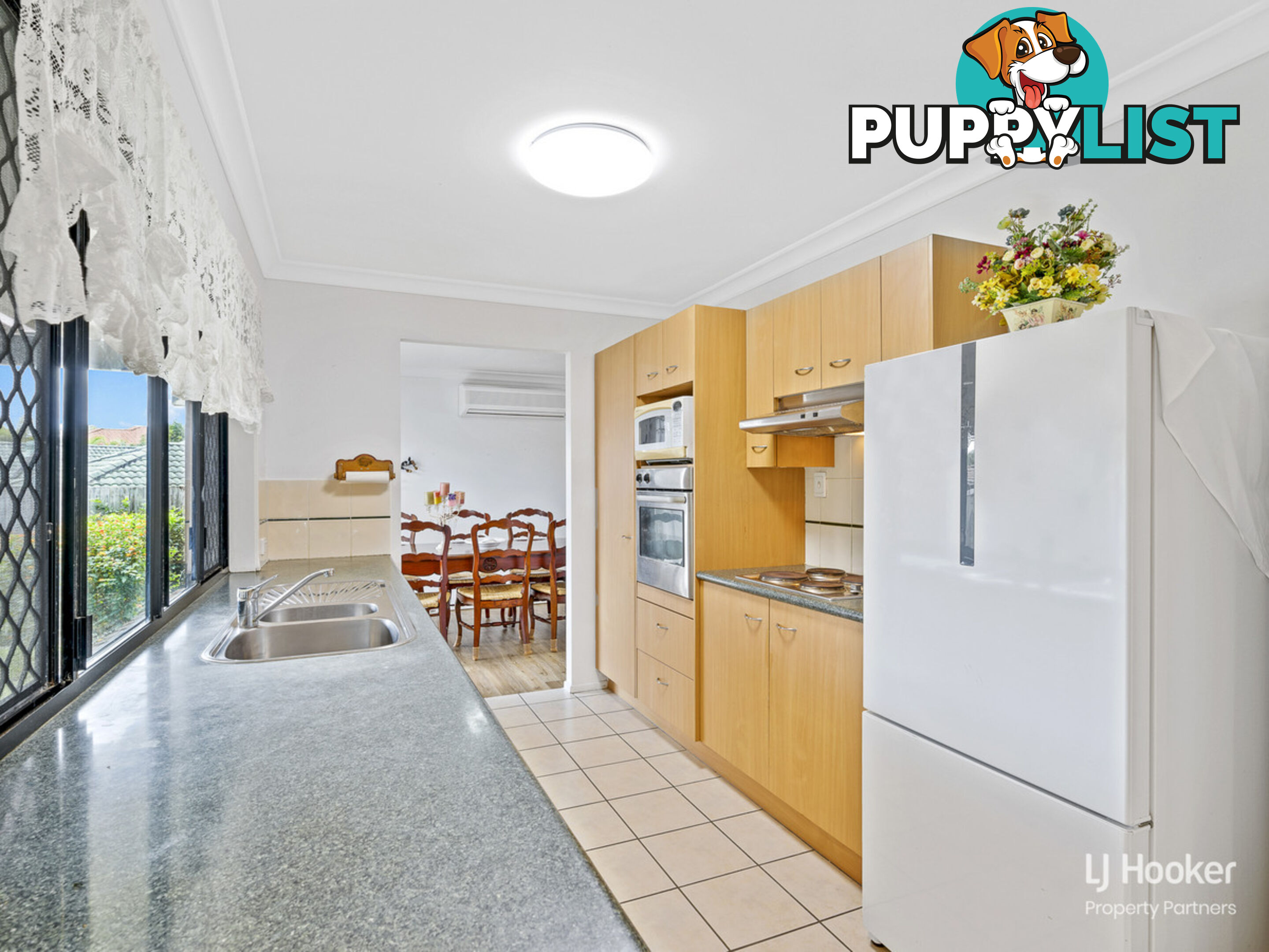 8 Brookfield Court PARKINSON QLD 4115