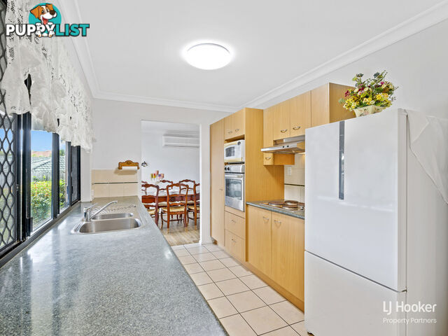 8 Brookfield Court PARKINSON QLD 4115