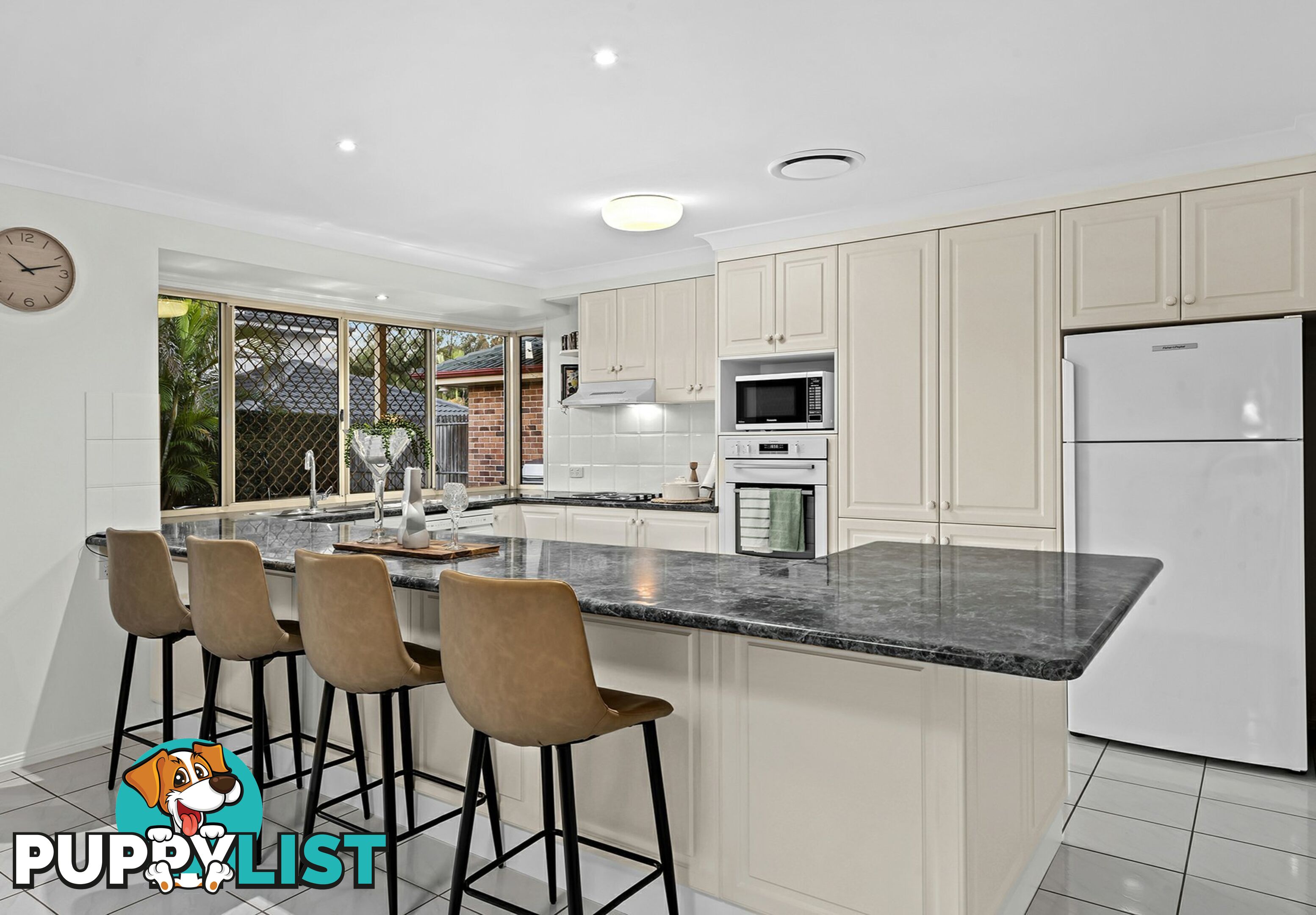 10 Kensington Place WISHART QLD 4122