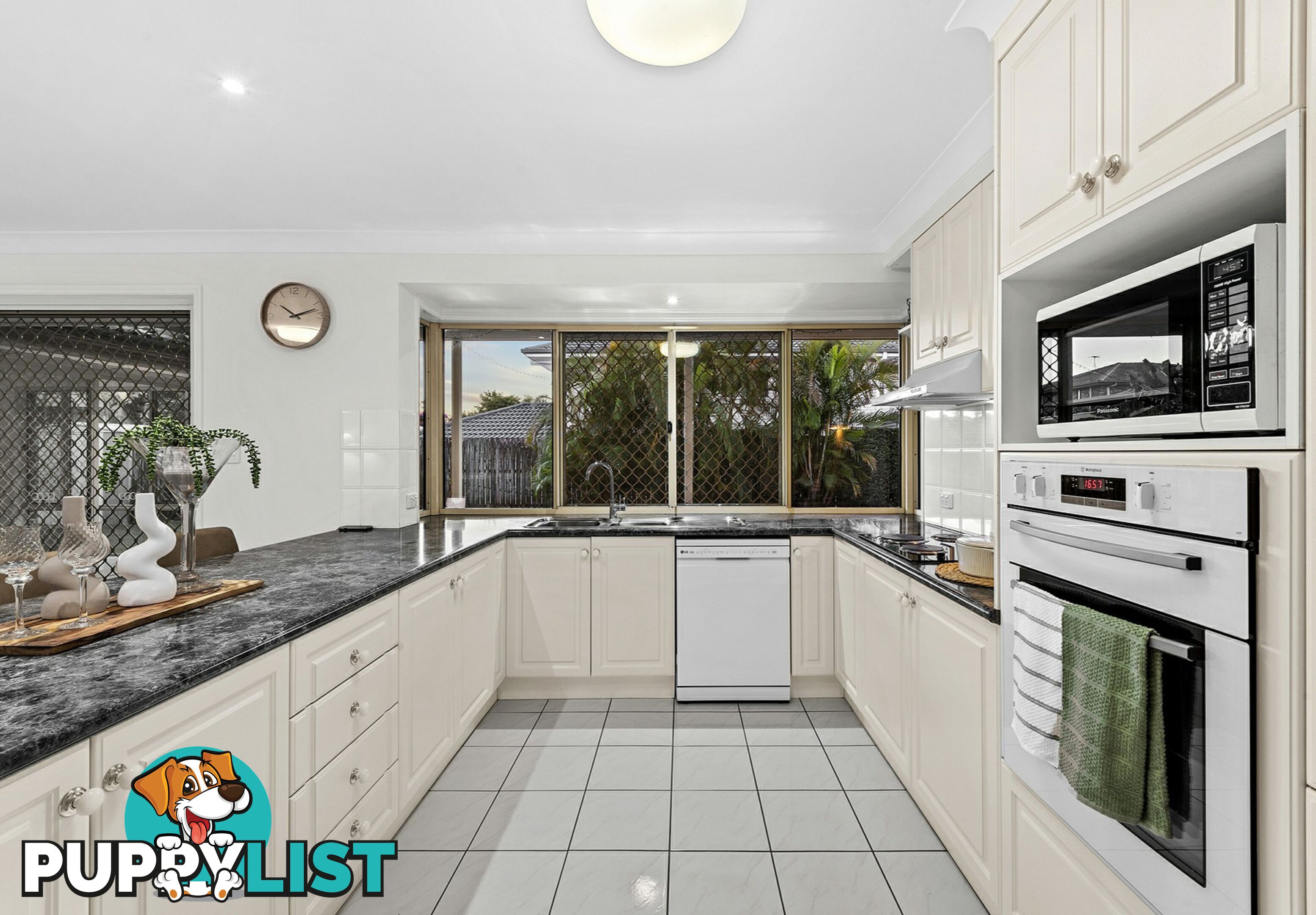 10 Kensington Place WISHART QLD 4122