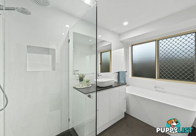 10 Kensington Place WISHART QLD 4122