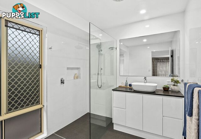 10 Kensington Place WISHART QLD 4122