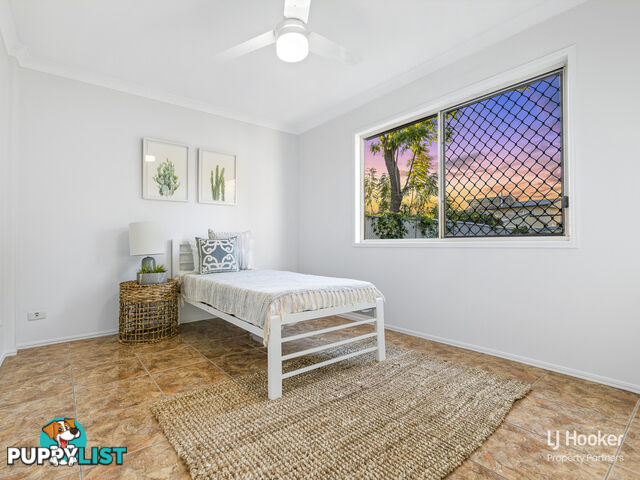 26 Bambil Street CRESTMEAD QLD 4132