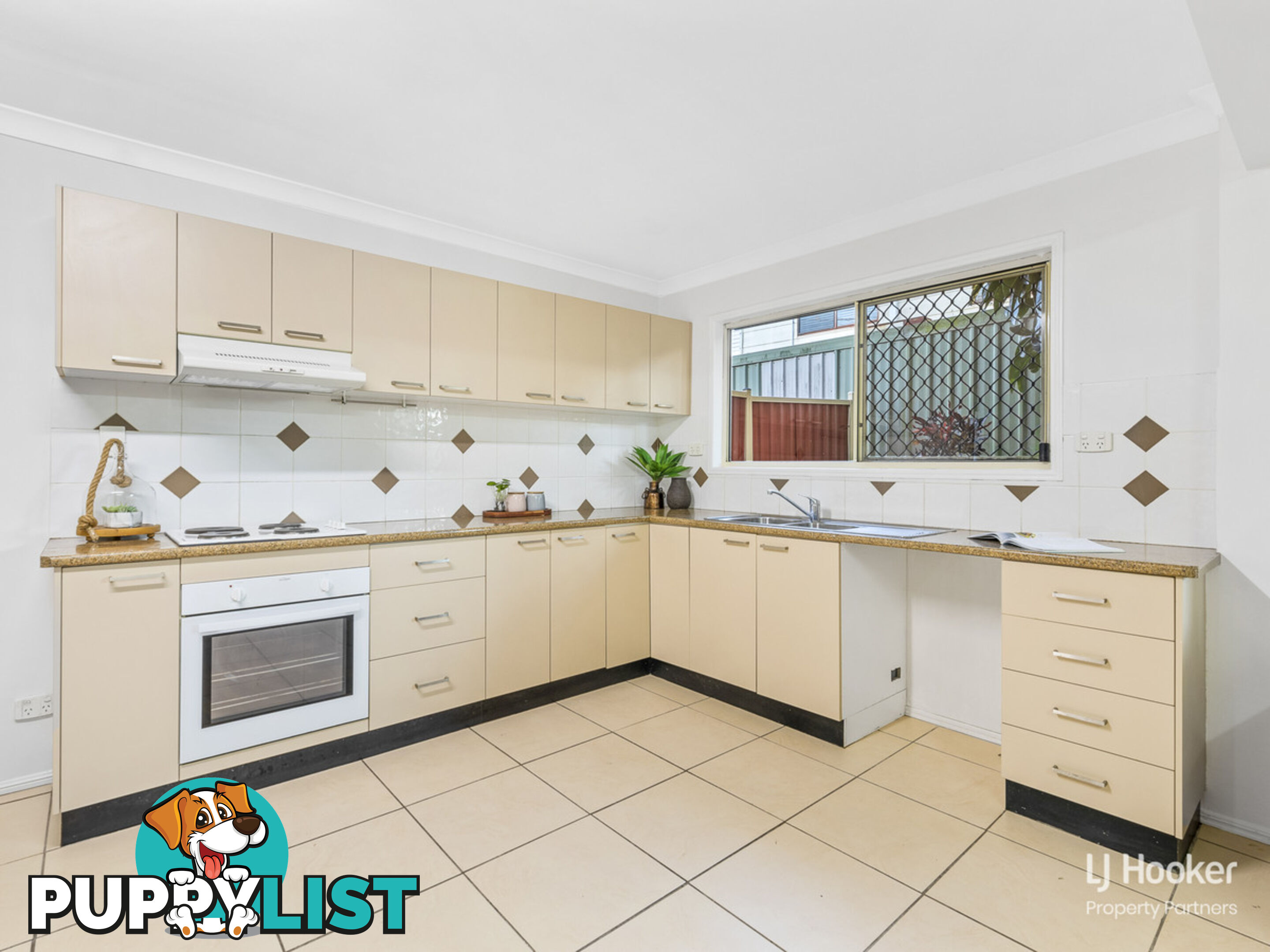 26 Bambil Street CRESTMEAD QLD 4132