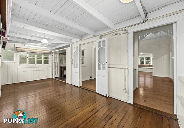 25 Mackie Street East MOOROOKA QLD 4105