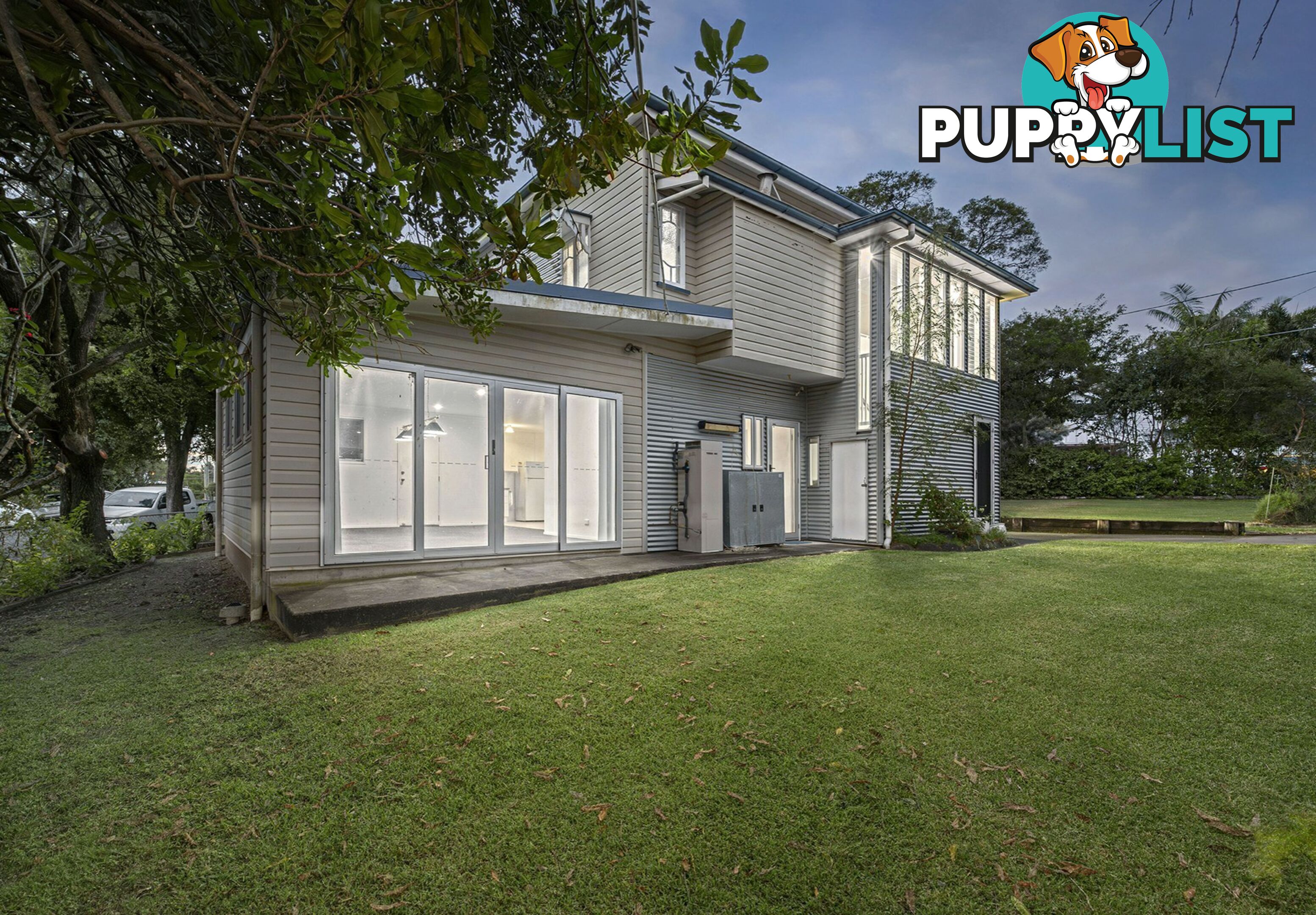 25 Mackie Street East MOOROOKA QLD 4105
