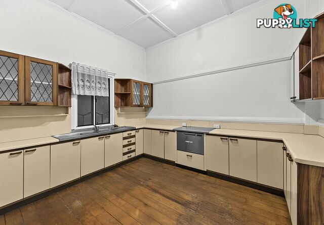 25 Mackie Street East MOOROOKA QLD 4105