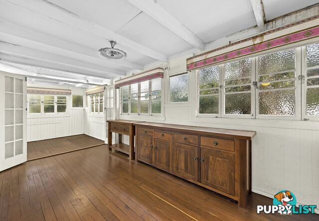 25 Mackie Street East MOOROOKA QLD 4105