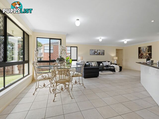 18 Maisie Place EIGHT MILE PLAINS QLD 4113