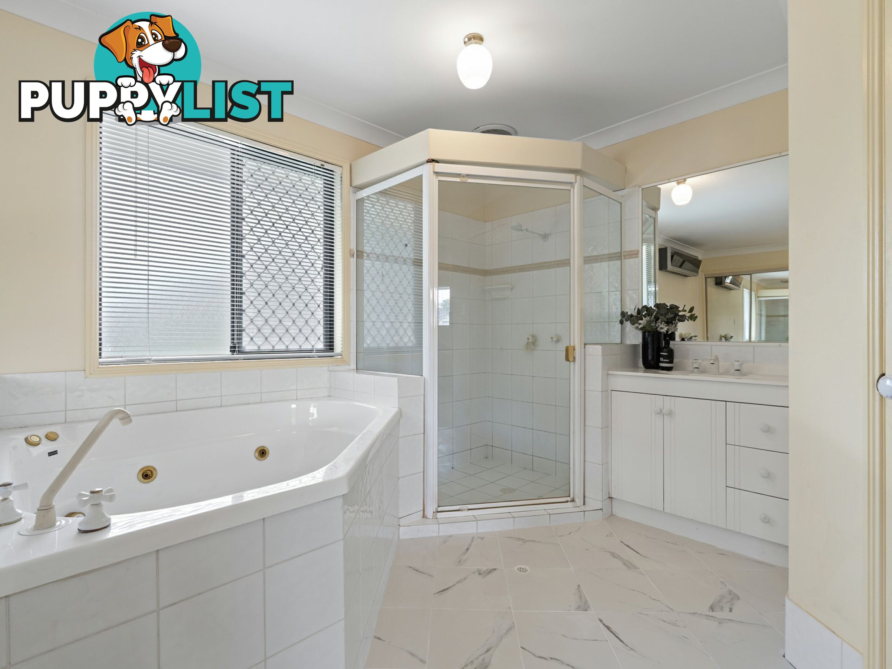 18 Maisie Place EIGHT MILE PLAINS QLD 4113