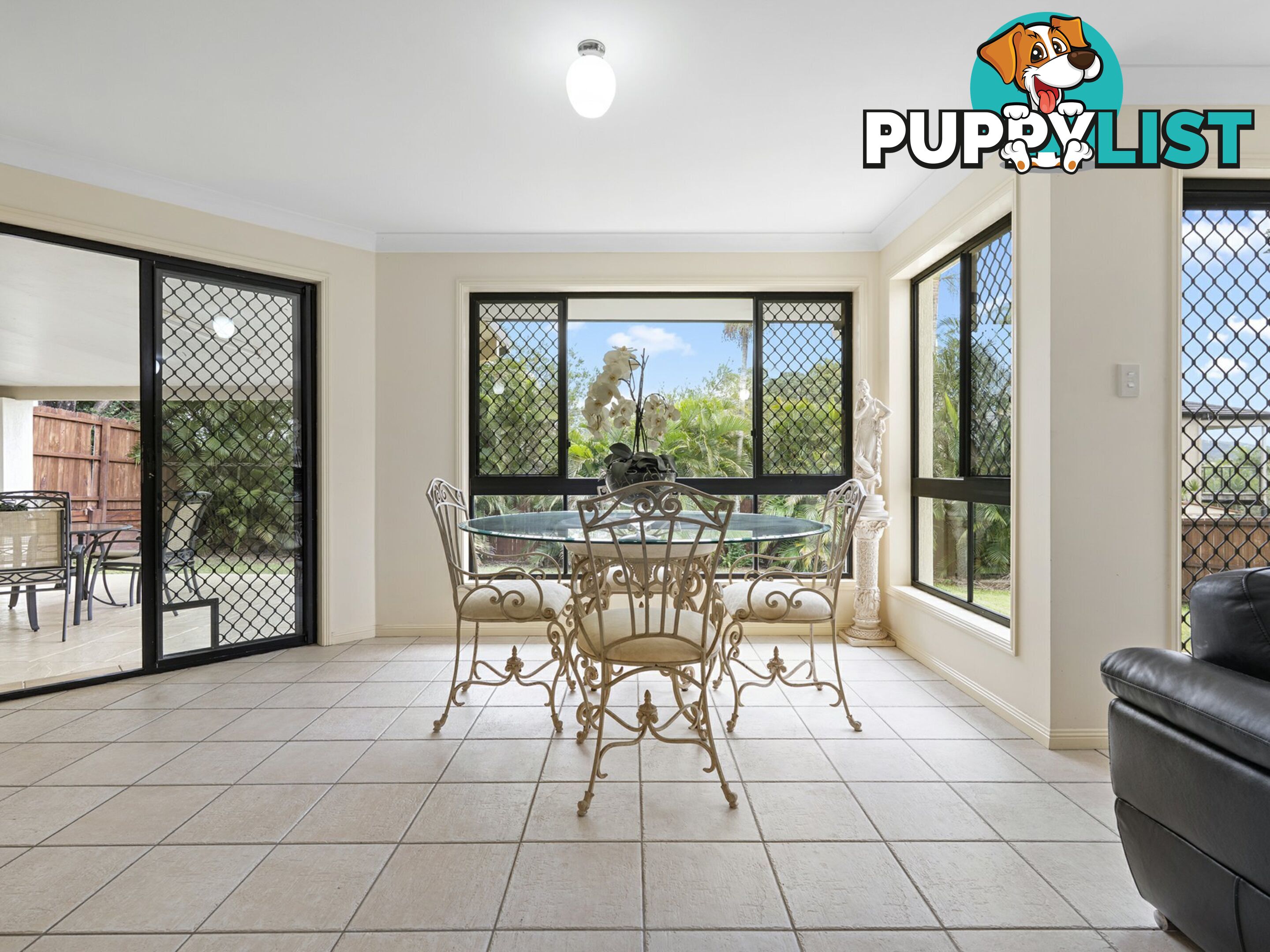 18 Maisie Place EIGHT MILE PLAINS QLD 4113