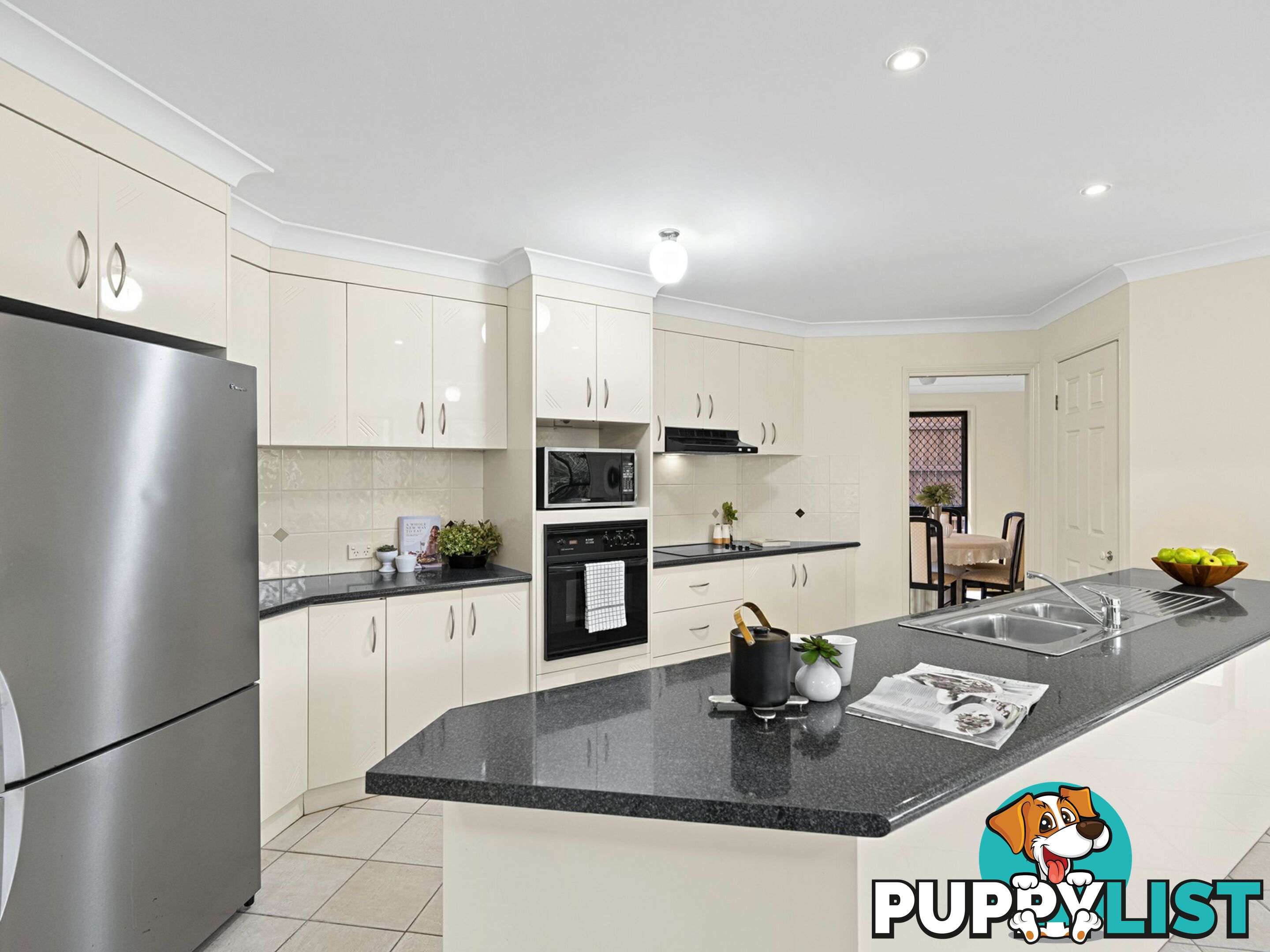 18 Maisie Place EIGHT MILE PLAINS QLD 4113
