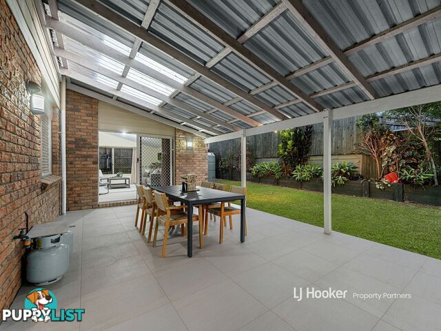 18 Mindona Street WISHART QLD 4122