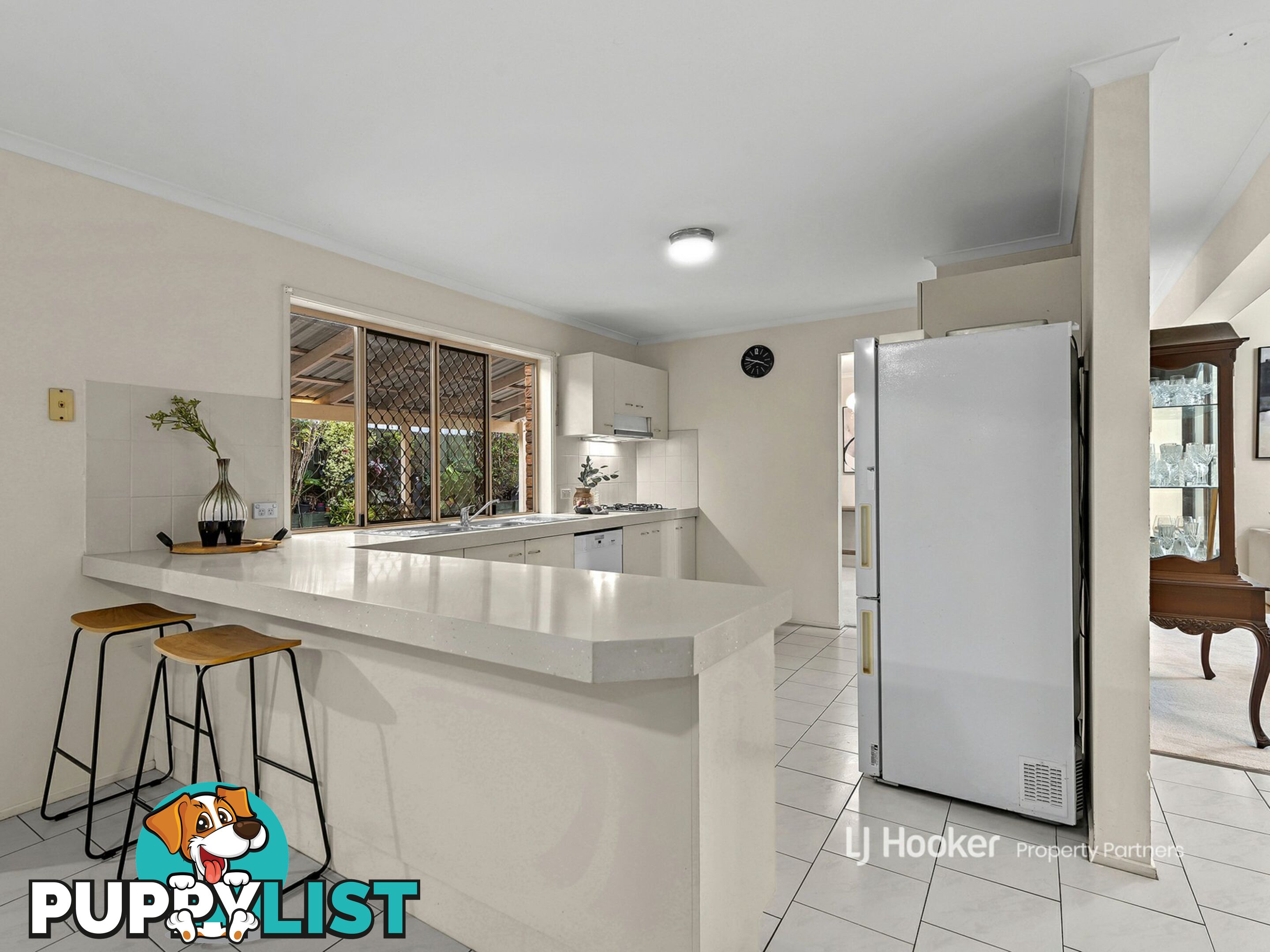 18 Mindona Street WISHART QLD 4122