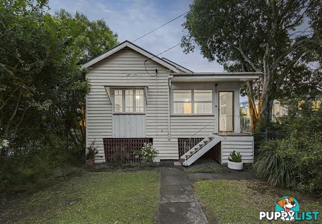 31 Mackie Street East MOOROOKA QLD 4105