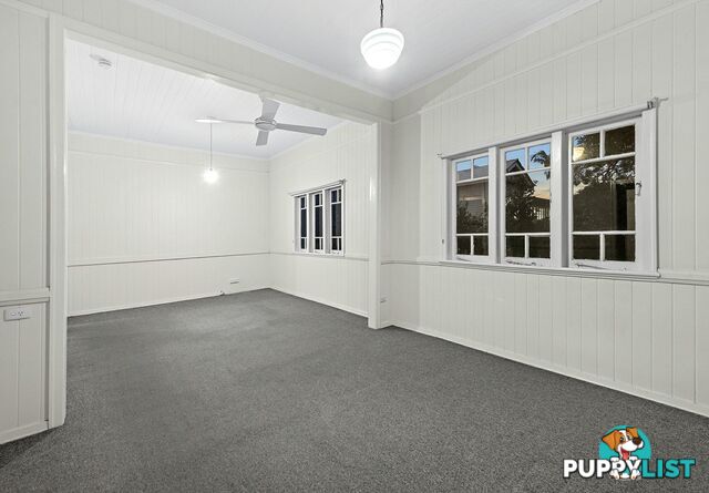 31 Mackie Street East MOOROOKA QLD 4105