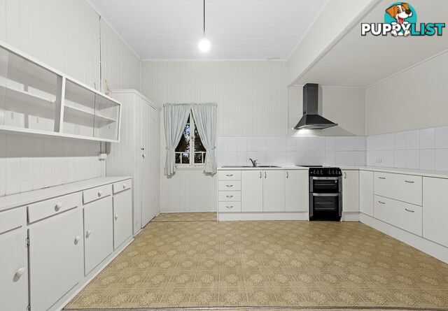31 Mackie Street East MOOROOKA QLD 4105