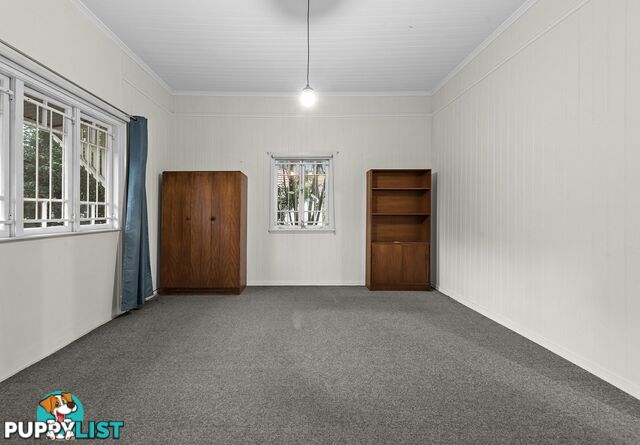 31 Mackie Street East MOOROOKA QLD 4105