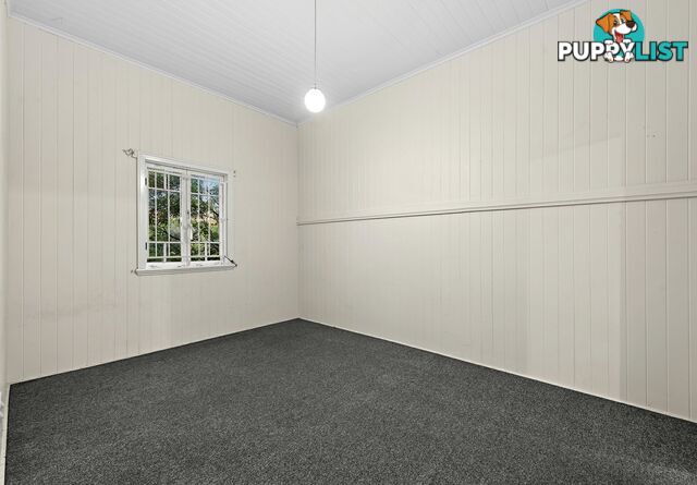 31 Mackie Street East MOOROOKA QLD 4105