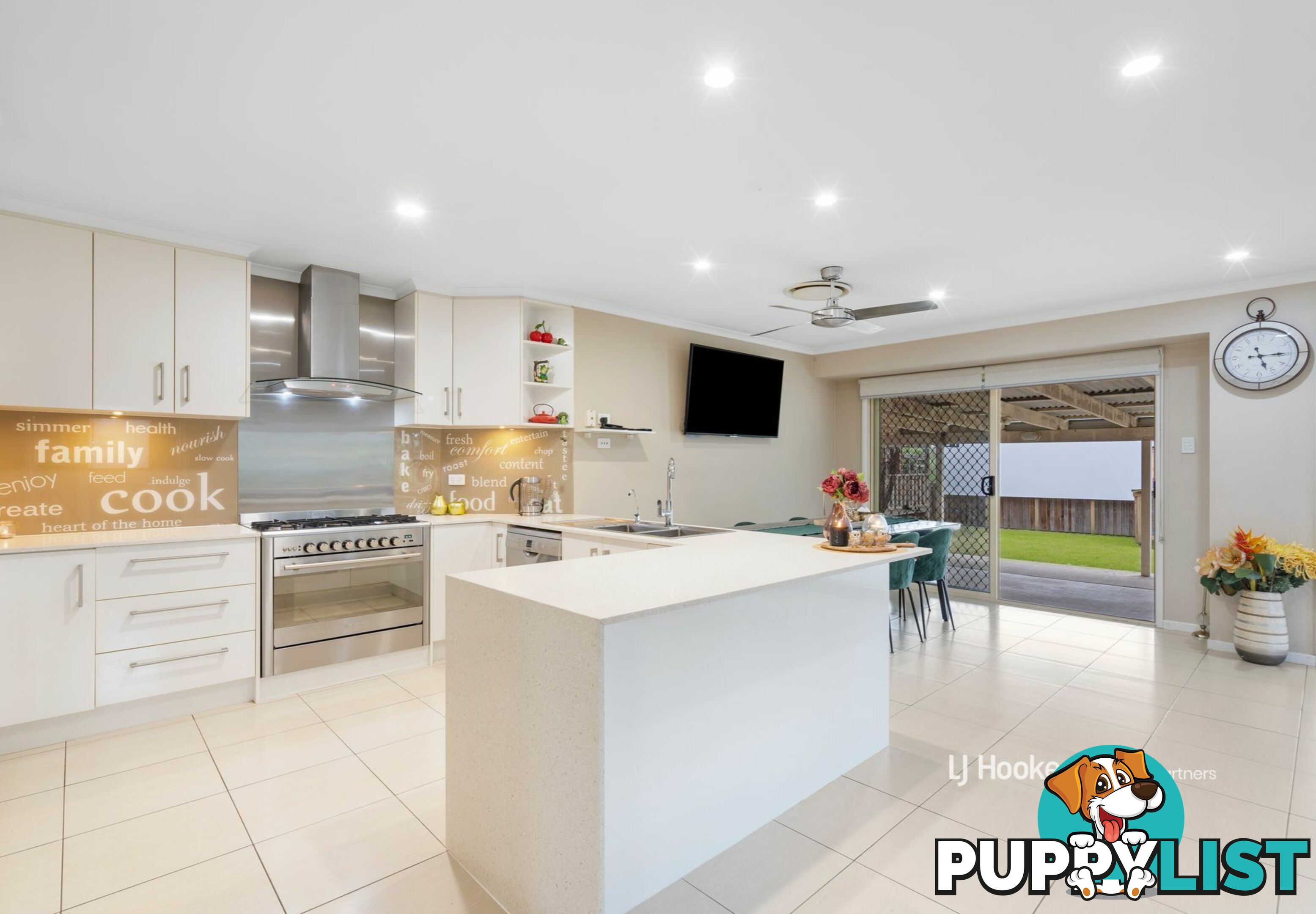 7 Oakview Street PARKINSON QLD 4115