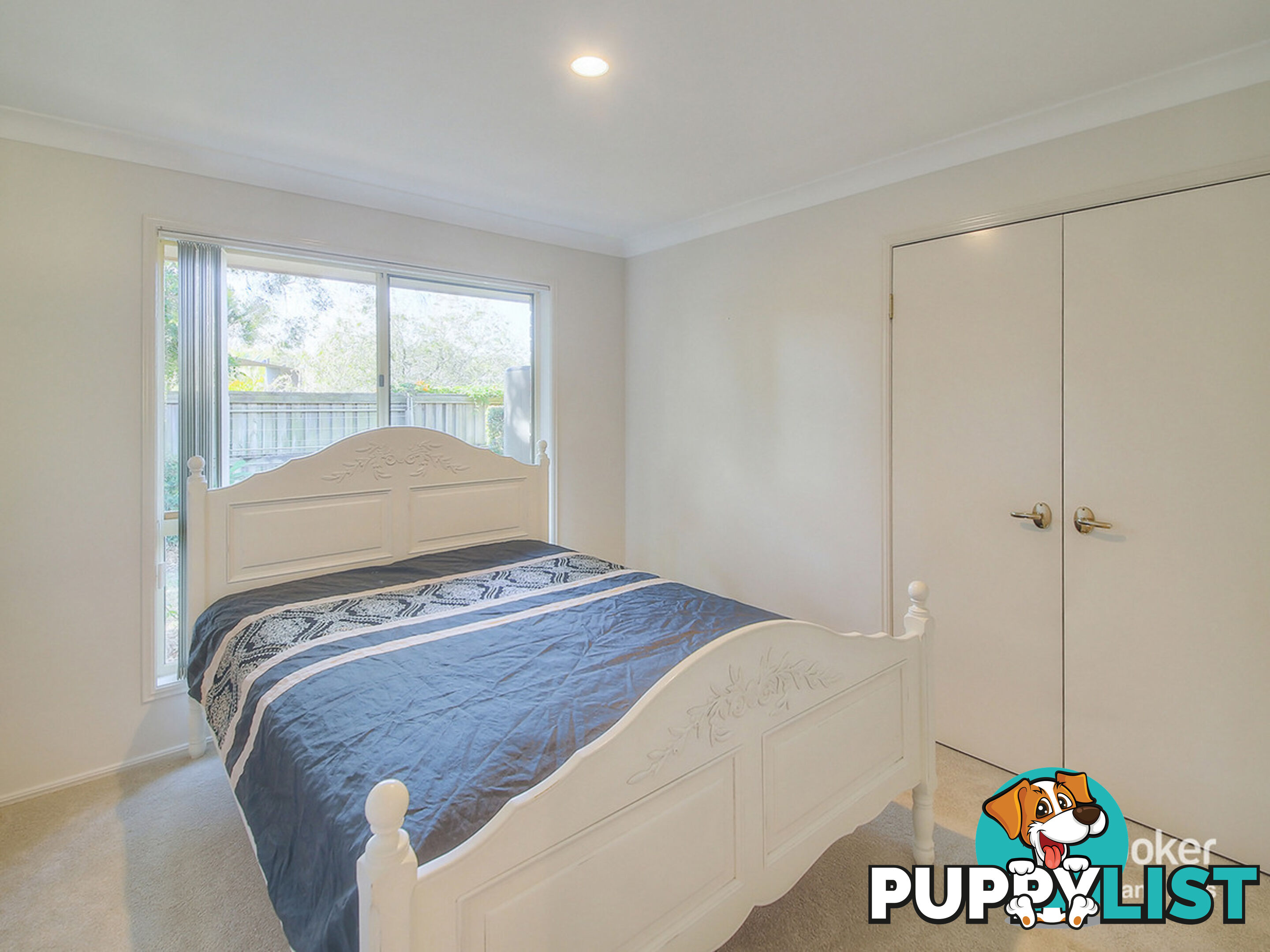 6 St John Close PARKINSON QLD 4115