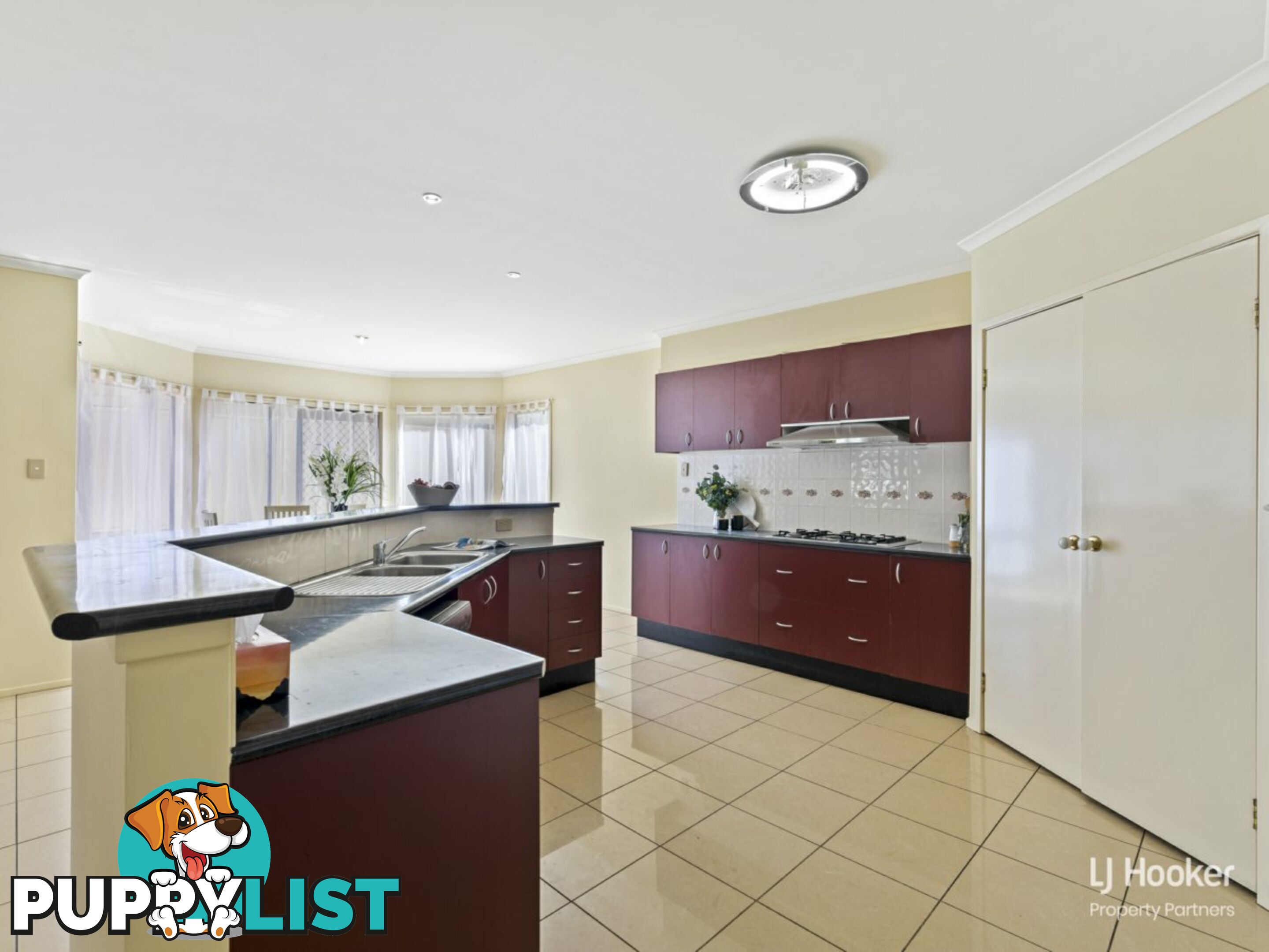 128 Bordeaux Street EIGHT MILE PLAINS QLD 4113