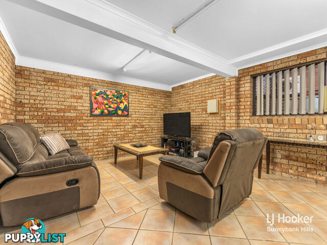 28 Frinton Street WISHART QLD 4122