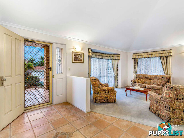 23 Cambridge Place WISHART QLD 4122