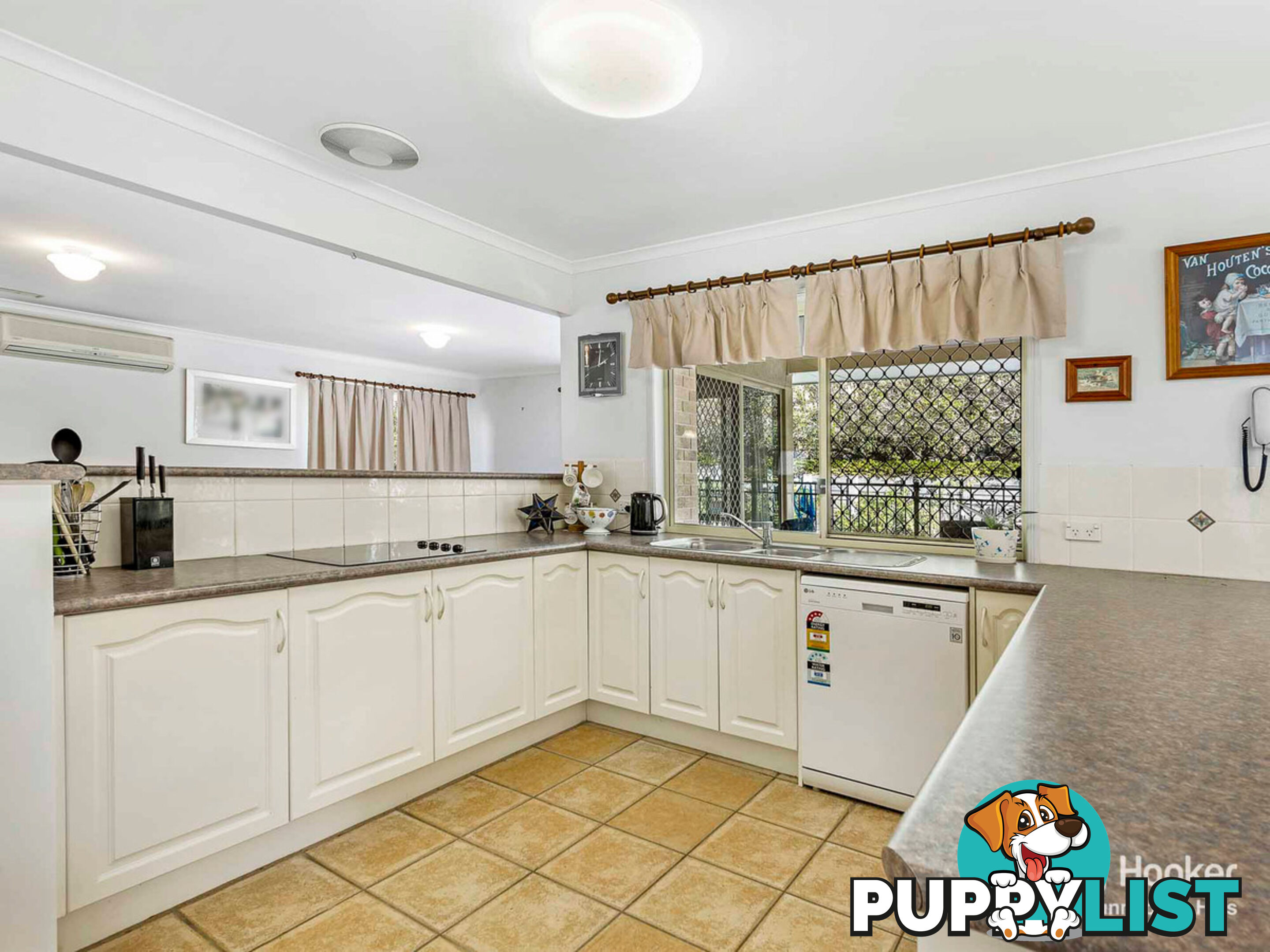 23 Cambridge Place WISHART QLD 4122