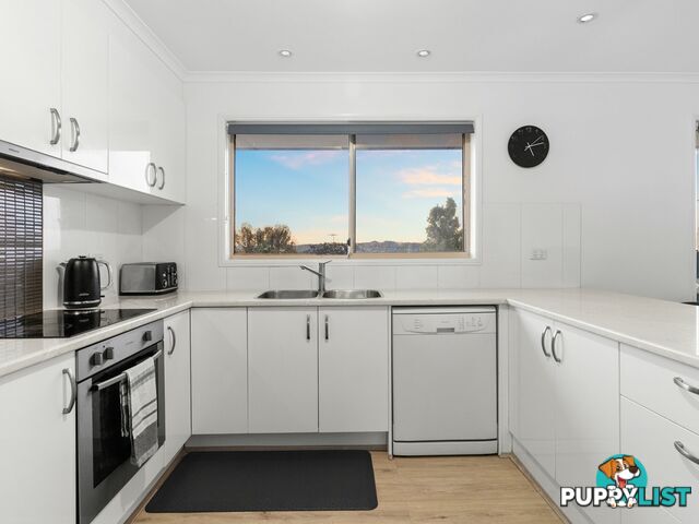 31 Wantana Crescent EDENS LANDING QLD 4207