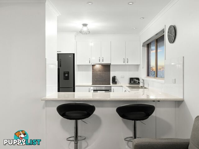 31 Wantana Crescent EDENS LANDING QLD 4207
