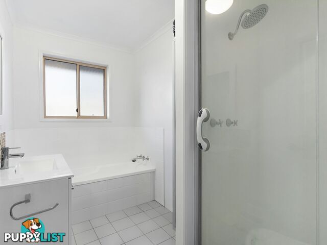 31 Wantana Crescent EDENS LANDING QLD 4207