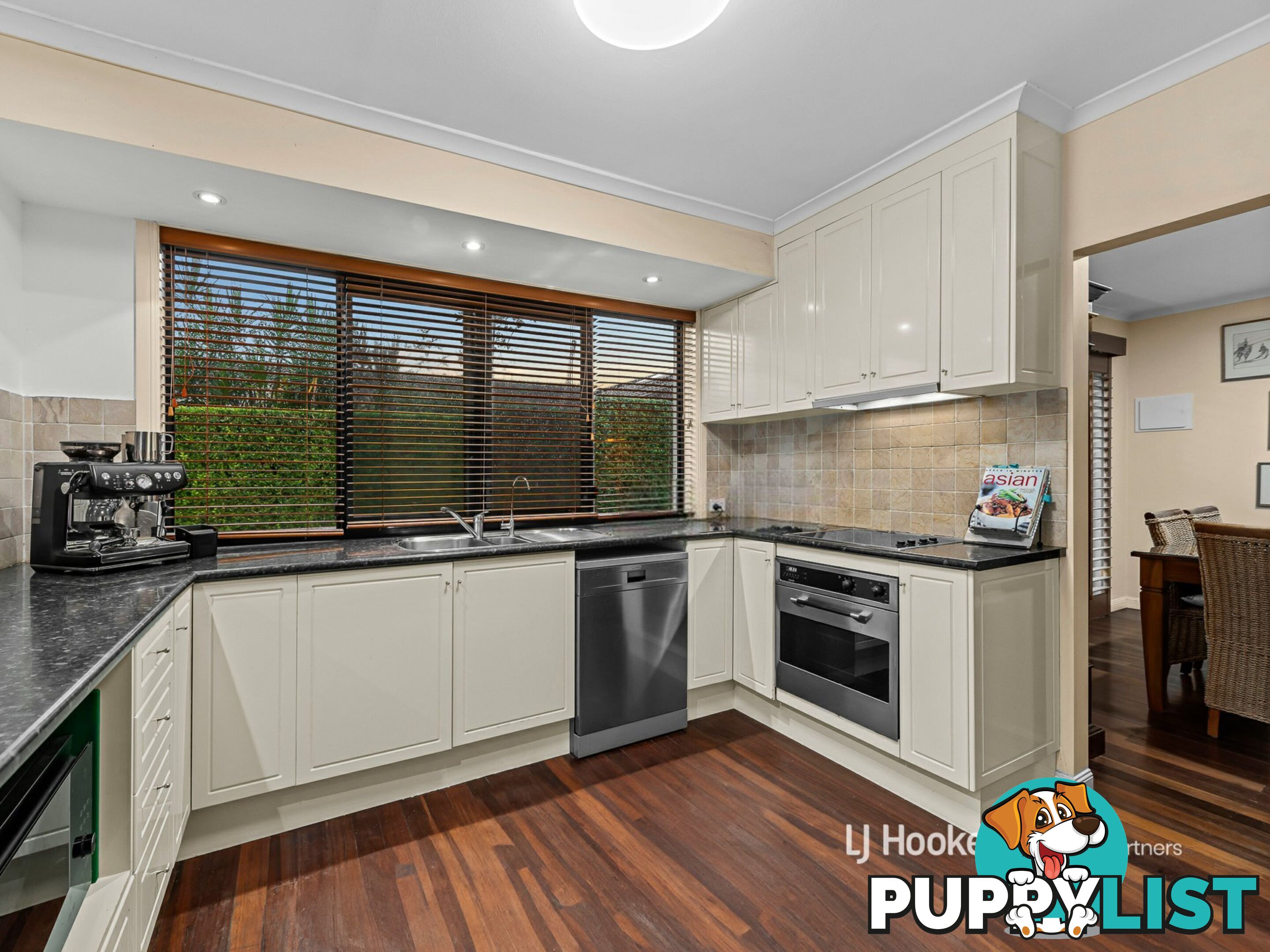 15 Angophora Street ROBERTSON QLD 4109