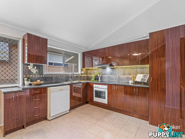 24 Copenhagen Street WISHART QLD 4122