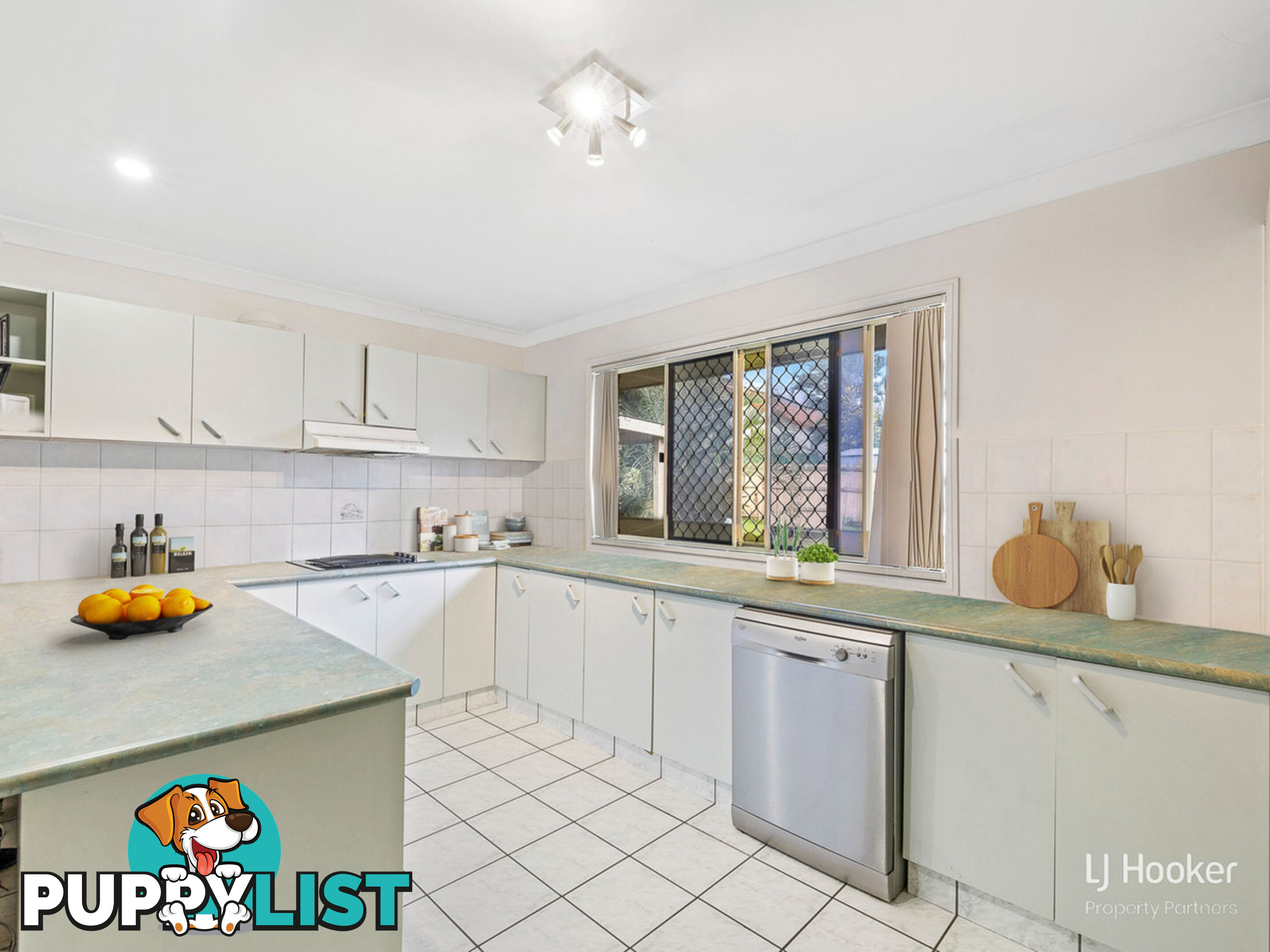 70 Glenfield Street PARKINSON QLD 4115