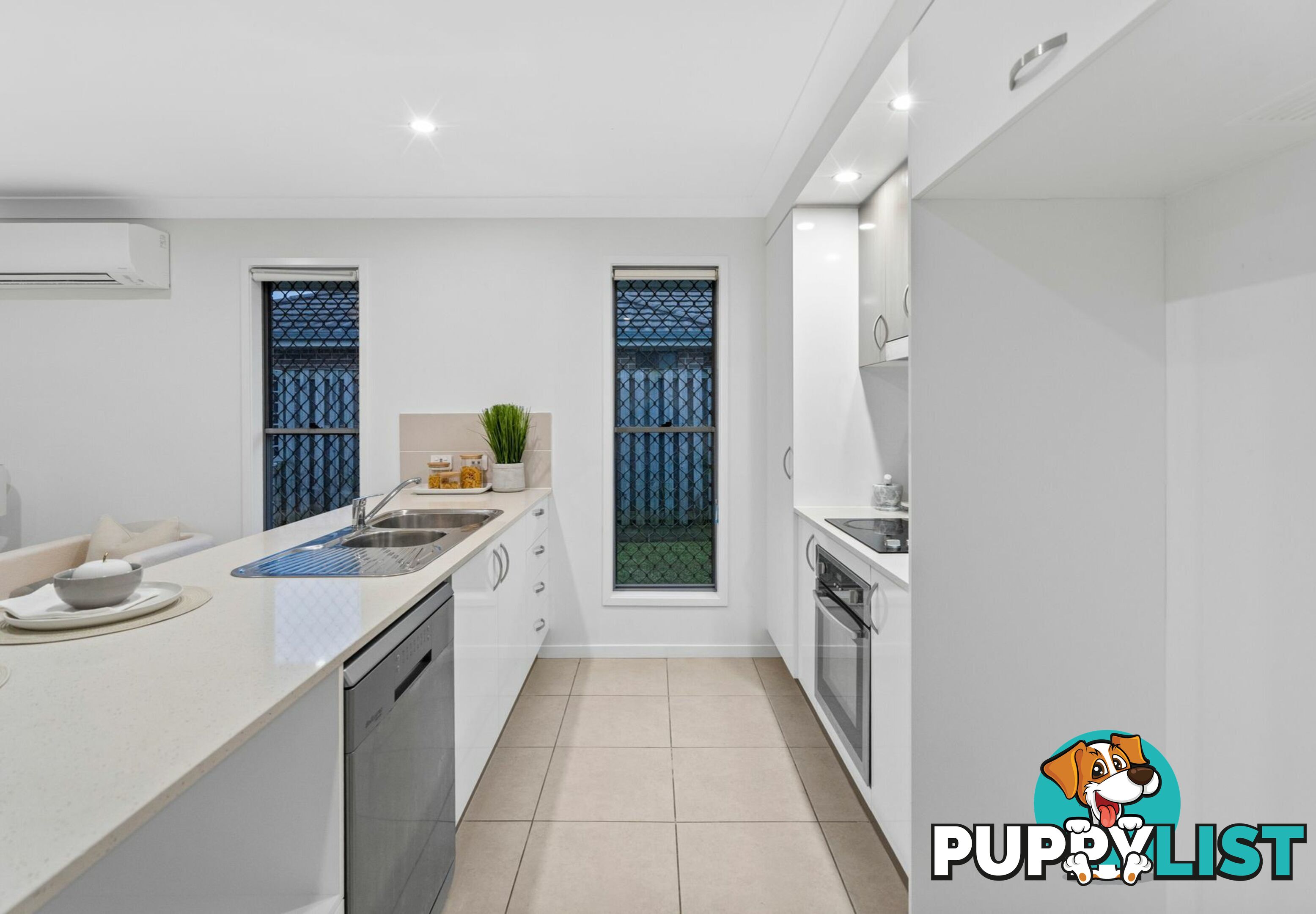 8 Wicker Road PARK RIDGE QLD 4125