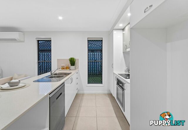 8 Wicker Road PARK RIDGE QLD 4125