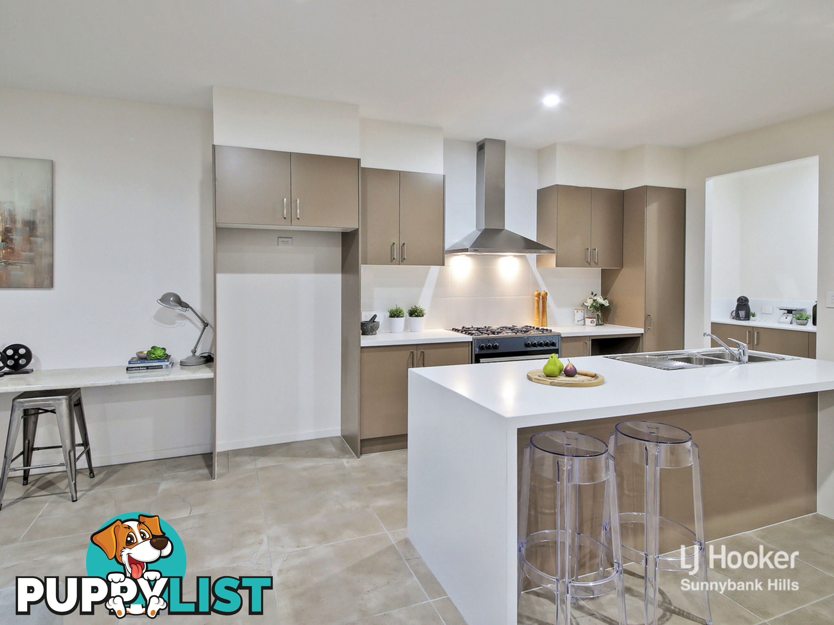 10 Sunshine Place EIGHT MILE PLAINS QLD 4113