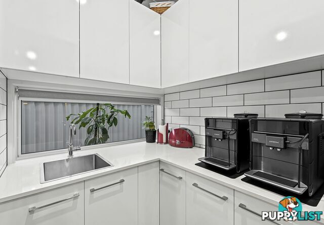 16 William Close PARK RIDGE QLD 4125