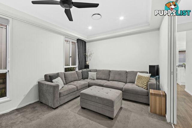 16 William Close PARK RIDGE QLD 4125