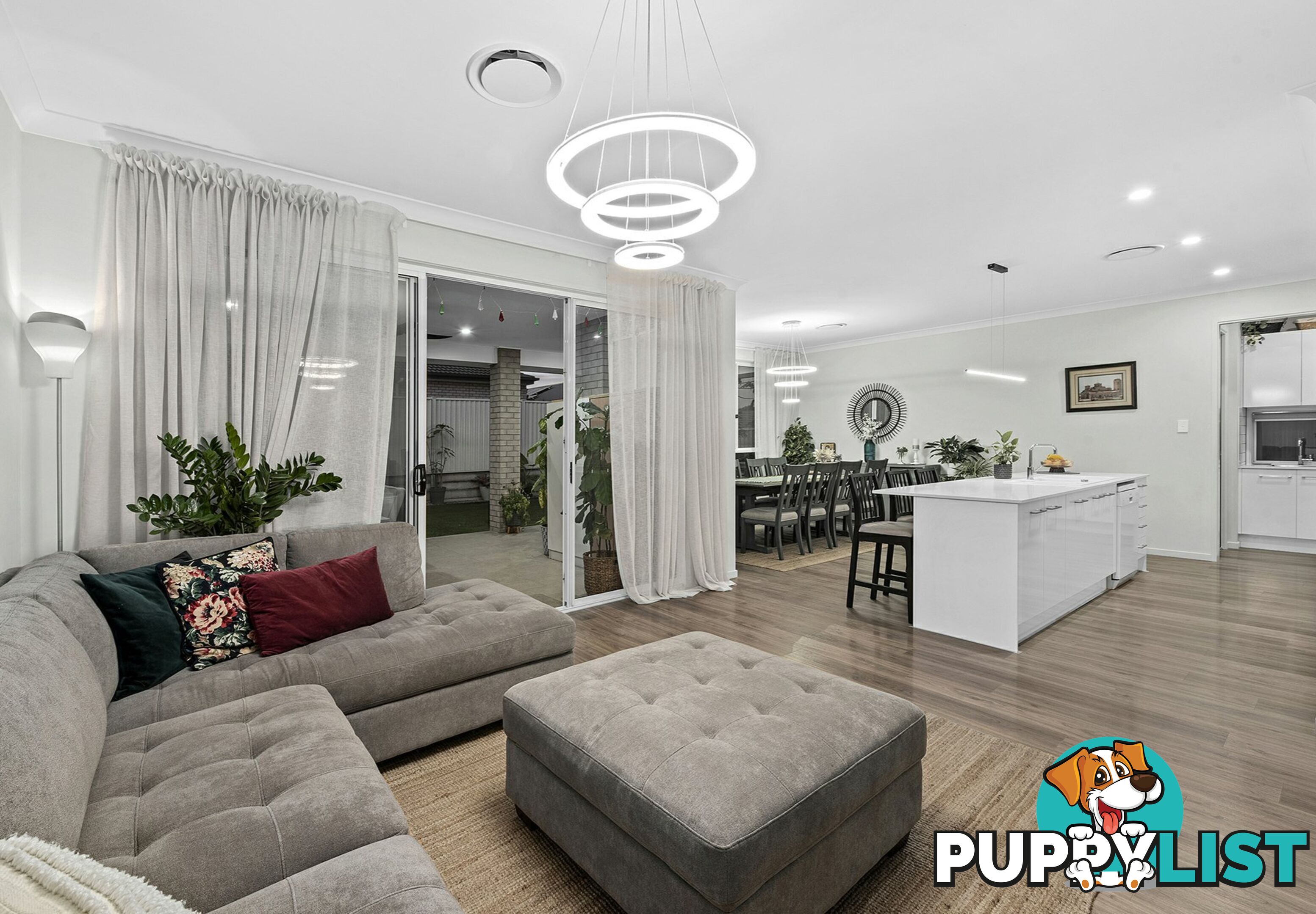 16 William Close PARK RIDGE QLD 4125