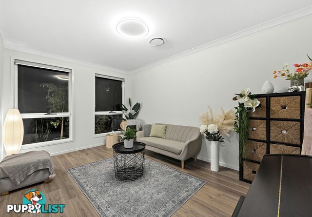 16 William Close PARK RIDGE QLD 4125