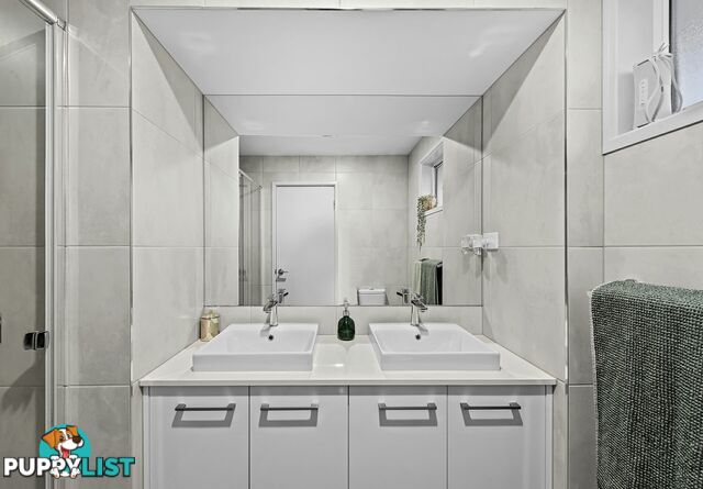 16 William Close PARK RIDGE QLD 4125