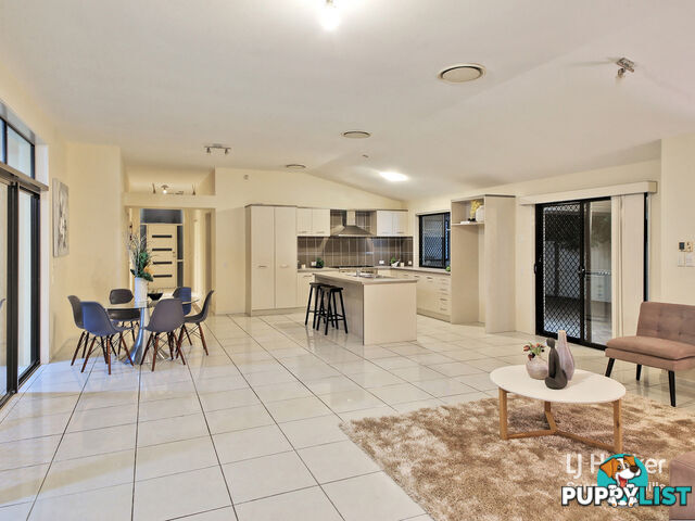 32 Trevi Close EIGHT MILE PLAINS QLD 4113