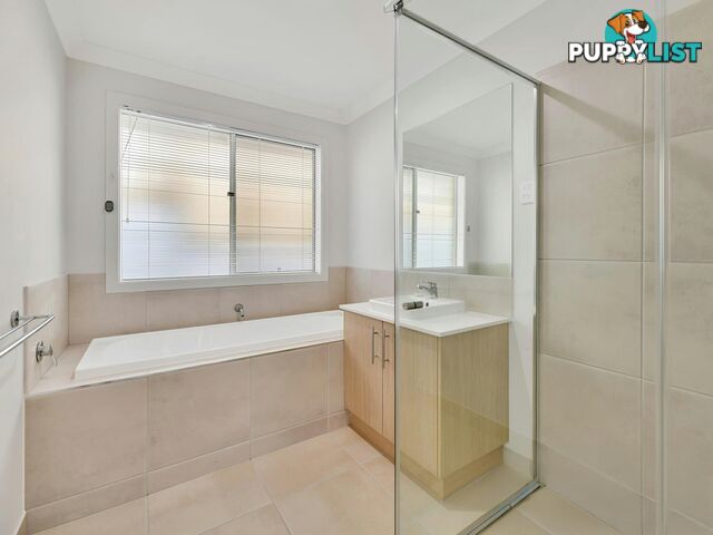 33 Mount Mitchell Street PARK RIDGE QLD 4125